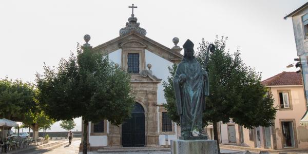 Estátua de São Teotónio 